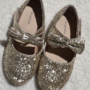Girl's Gold Glitter Bow Mary Jane Shoes With Velcro Closure. Like New.